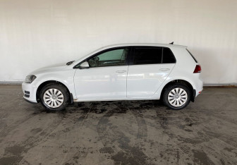 Подержанный автомобиль Volkswagen Golf Hatchback 2014 года (8 фото)