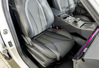 Подержанный автомобиль Omoda C5 2024 года (23 фото)