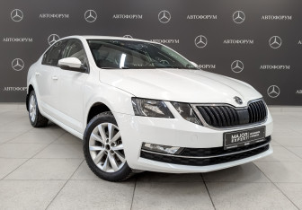 Подержанный автомобиль Skoda Octavia Liftback 2019 года (3 фото)