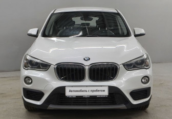 Подержанный автомобиль BMW X1 2017 года (2 фото)