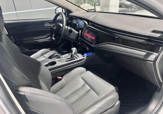 Подержанный автомобиль Omoda S5 2023 года (18 фото)