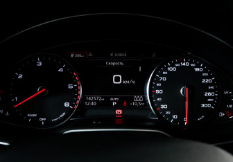 Подержанный автомобиль Audi Q7 2019 года (11 фото)