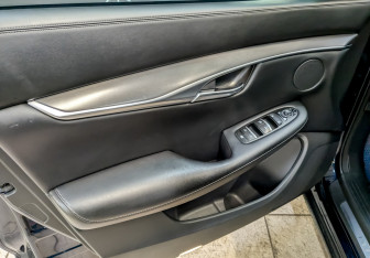 Подержанный автомобиль Infiniti QX50 2021 года (19 фото)