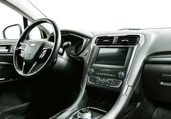 Подержанный автомобиль Ford Mondeo Sedan 2019 года (7 фото)