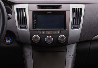 Подержанный автомобиль Hyundai Sonata 2008 года (14 фото)