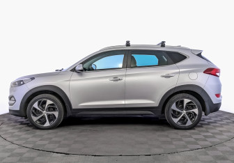 Подержанный автомобиль Hyundai Tucson 2016 года (8 фото)