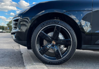 Подержанный автомобиль Porsche Macan 2016 года (20 фото)