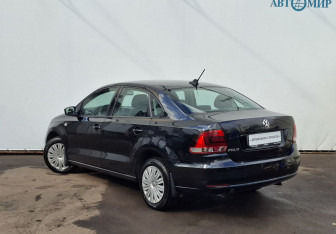 Подержанный автомобиль Volkswagen Polo Sedan 2018 года (7 фото)