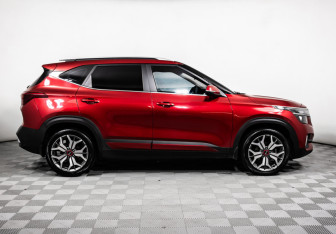 Подержанный автомобиль Kia Seltos 2021 года (4 фото)