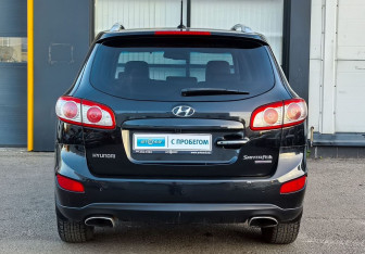 Подержанный автомобиль Hyundai Santa Fe 2011 года (6 фото)
