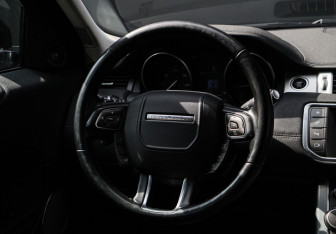Подержанный автомобиль Land Rover Range Rover Evoque 2017 года (12 фото)