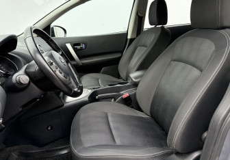 Подержанный автомобиль Nissan Qashqai 2011 года (10 фото)