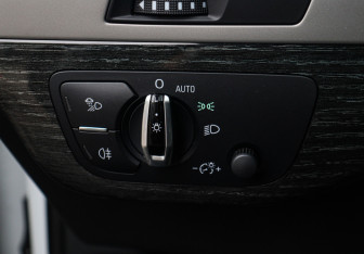 Подержанный автомобиль Audi Q7 2016 года (18 фото)