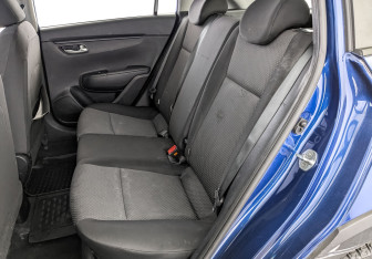 Подержанный автомобиль Kia Rio Hatchback 2021 года (18 фото)