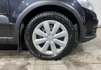 Подержанный автомобиль Suzuki SX4 Hatchback 2014 года (17 фото)