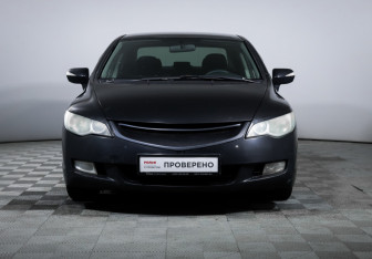 Подержанный автомобиль Honda Civic Sedan 2008 года (2 фото)