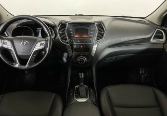 Подержанный автомобиль Hyundai Santa Fe 2017 года (6 фото)