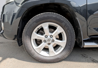 Подержанный автомобиль Toyota RAV4 2011 года (18 фото)
