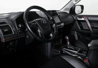 Подержанный автомобиль Toyota Land Cruiser Prado 2019 года (11 фото)