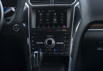 Подержанный автомобиль Ford Explorer 2018 года (13 фото)