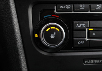 Подержанный автомобиль Volkswagen Golf Hatchback 2012 года (14 фото)