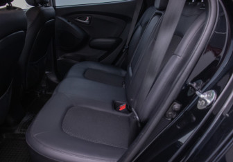 Подержанный автомобиль Hyundai ix35 2011 года (11 фото)