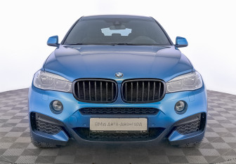 Подержанный автомобиль BMW X6 2018 года (2 фото)