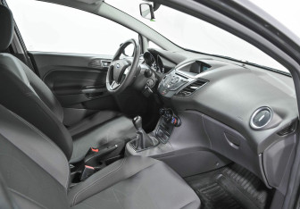 Подержанный автомобиль Ford Fiesta Hatchback 2018 года (5 фото)