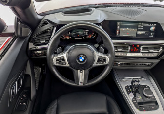 Подержанный автомобиль BMW Z4 Roadster 2019 года (20 фото)