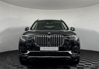 Подержанный автомобиль BMW X7 2019 года (3 фото)
