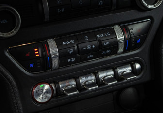 Подержанный автомобиль Ford Mustang Coupe 2023 года (14 фото)