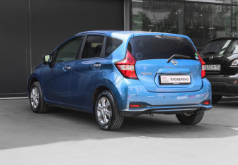 Подержанный автомобиль Nissan Note 2017 года (6 фото)