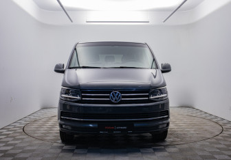 Подержанный автомобиль Volkswagen Caravelle 2016 года (2 фото)
