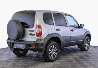 Подержанный автомобиль Chevrolet Niva 2017 года (5 фото)