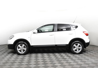 Подержанный автомобиль Nissan Qashqai 2010 года (7 фото)