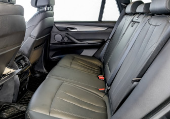 Подержанный автомобиль BMW X5 2018 года (12 фото)