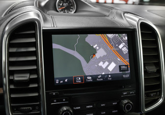 Подержанный автомобиль Porsche Cayenne 2016 года (20 фото)