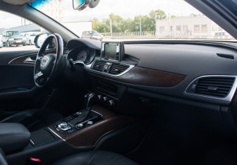 Подержанный автомобиль Audi A6 Sedan 2015 года (10 фото)
