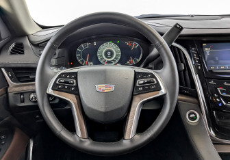 Подержанный автомобиль Cadillac Escalade Suv 2018 года (23 фото)