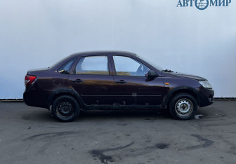 Подержанный автомобиль LADA (ВАЗ) Granta Sedan 2012 года (4 фото)