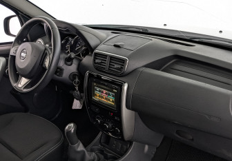 Подержанный автомобиль Nissan Terrano 2021 года (12 фото)