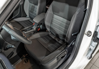 Подержанный автомобиль Skoda Octavia Liftback 2019 года (20 фото)