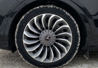 Подержанный автомобиль Voyah Free 2023 года (9 фото)