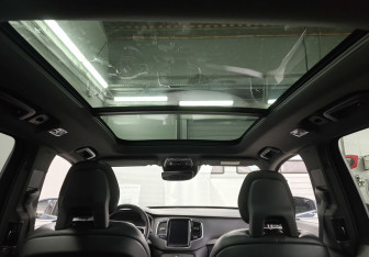 Подержанный автомобиль Volvo XC90 2016 года (21 фото)