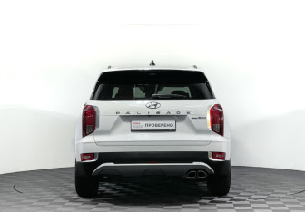 Подержанный автомобиль Hyundai Palisade 2022 года (6 фото)