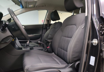 Подержанный автомобиль Kia Sportage 2017 года (10 фото)