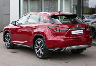 Подержанный автомобиль Lexus RX 2022 года (7 фото)