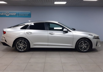 Подержанный автомобиль Kia K5 2020 года (4 фото)