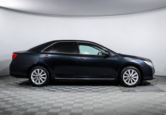 Подержанный автомобиль Toyota Camry Sedan 2012 года (4 фото)