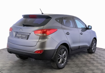 Подержанный автомобиль Hyundai ix35 2013 года (5 фото)